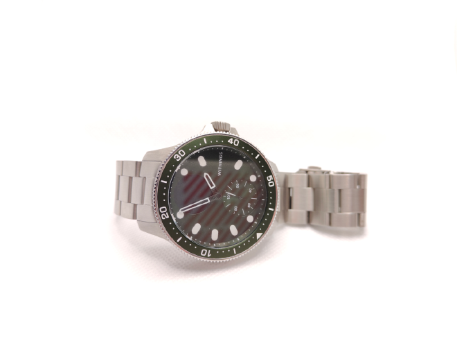 Withings Scanwatch Horizon with metallic hand band